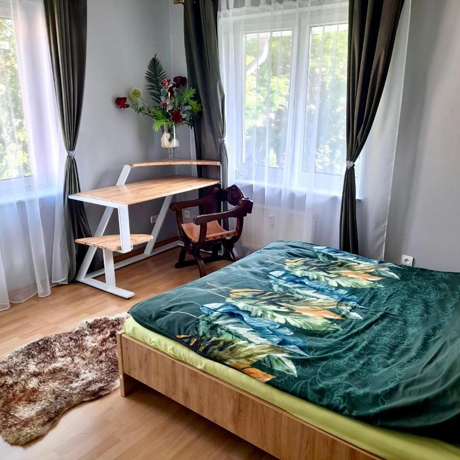 Apartament Deluxe Jelenia Góra Esterno foto